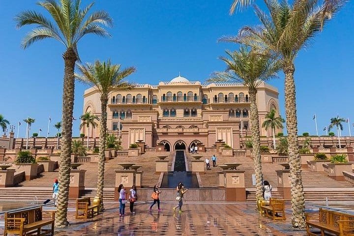 Emirates Palace Entrance Guests arriving at the Emirates Palace entrance on an Abu Dhabi city tour