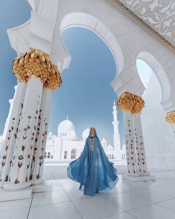 Sheikh Zayed Grand Mosque tour — archways