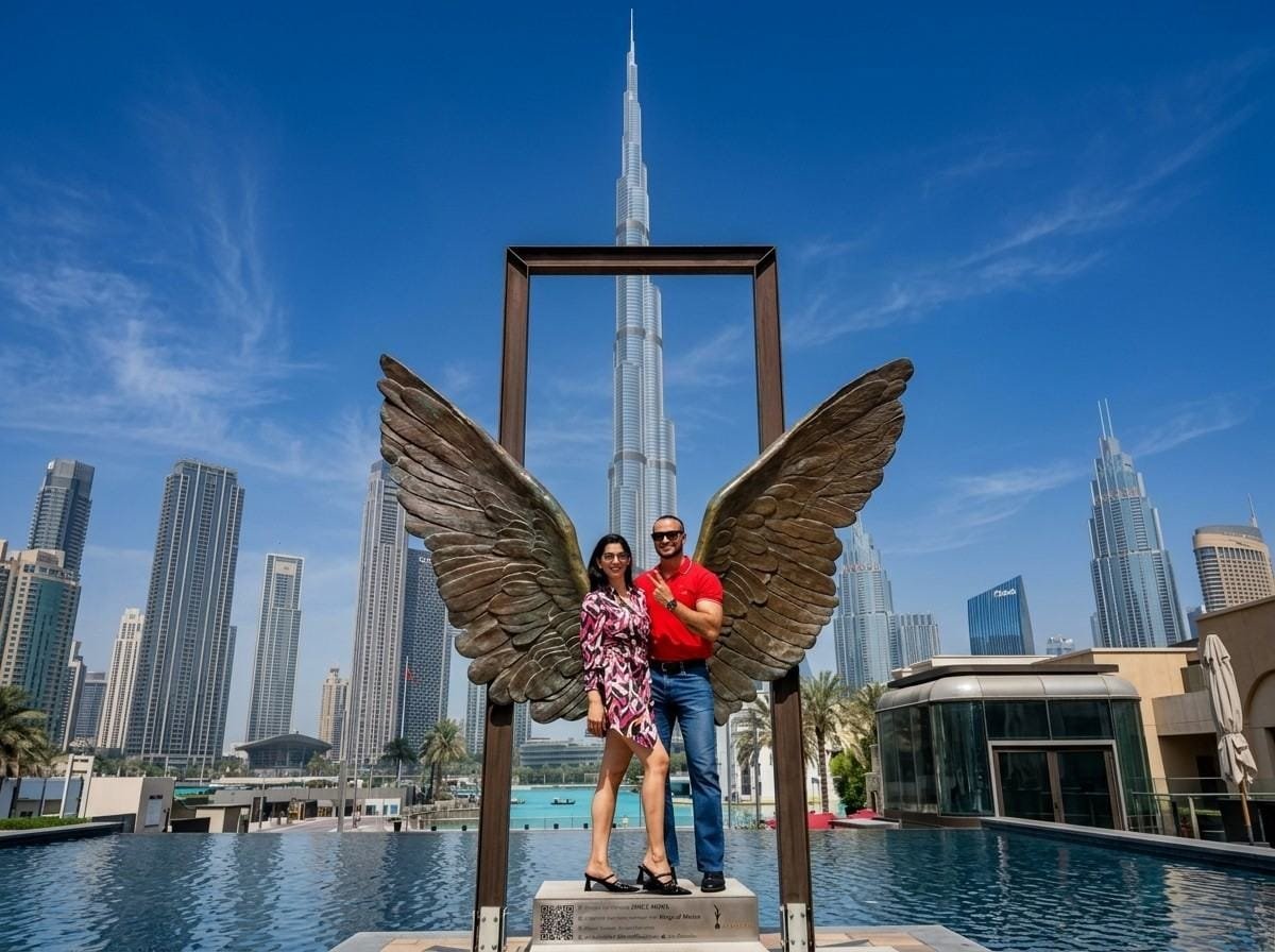 Couple posing with Downtown Dubai behind them